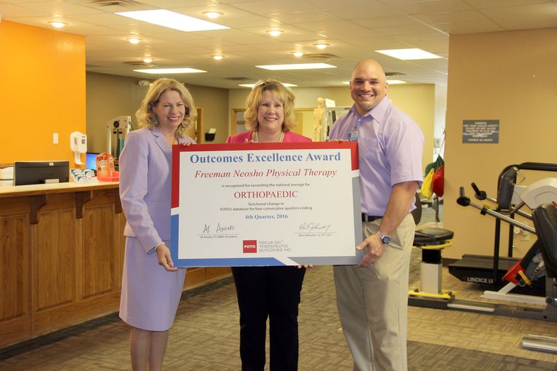 Freeman Neosho Rehabilitation Services Receives FOTO® Award KOAM TV 7